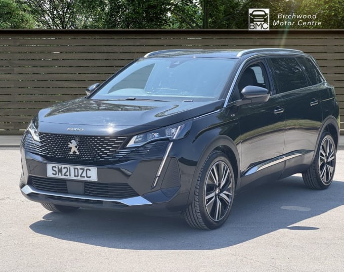 2025 Peugeot 5008
