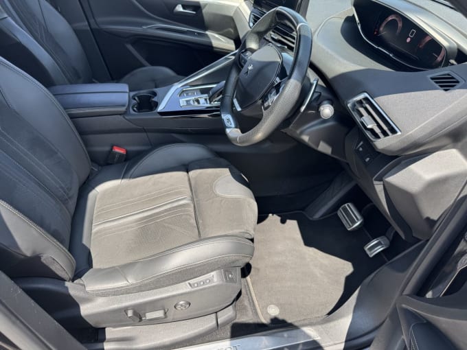 2025 Peugeot 5008
