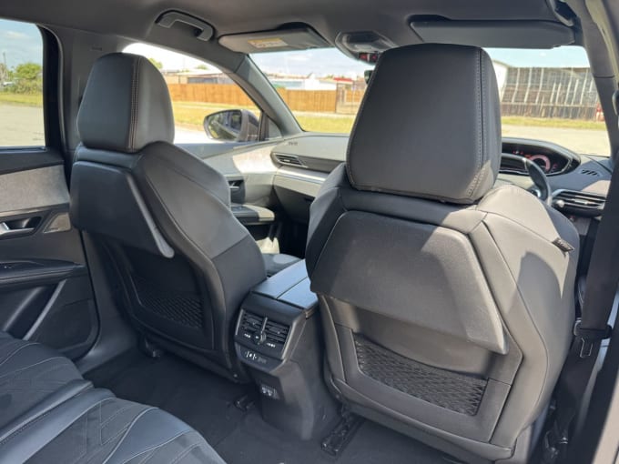 2025 Peugeot 5008