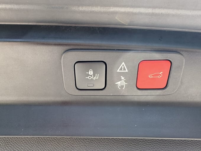 2025 Peugeot 5008