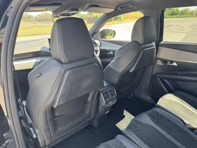 2025 Peugeot 5008