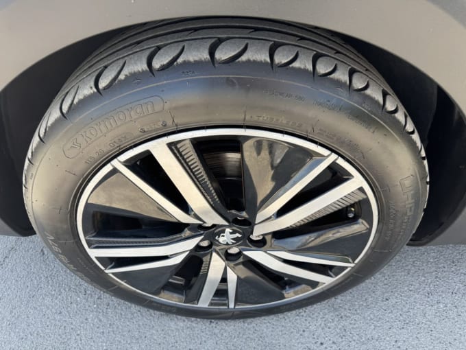 2025 Peugeot 5008