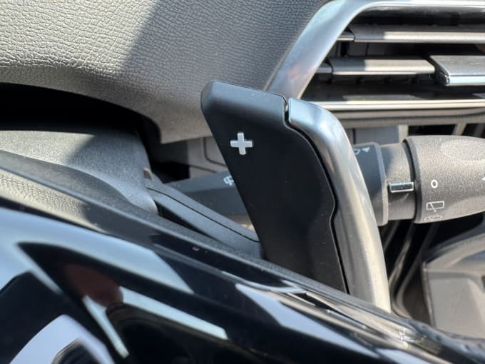 2025 Peugeot 5008