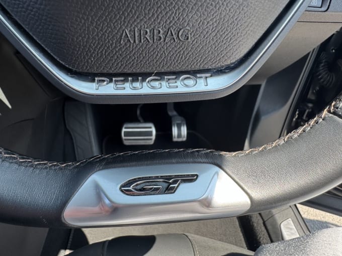 2025 Peugeot 5008