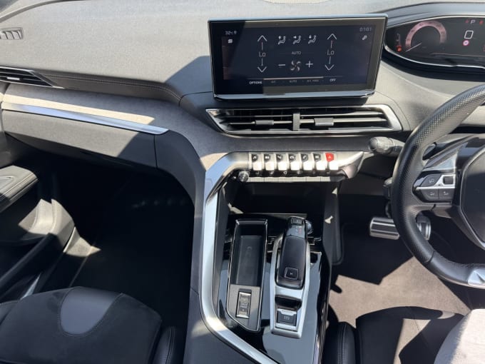 2025 Peugeot 5008