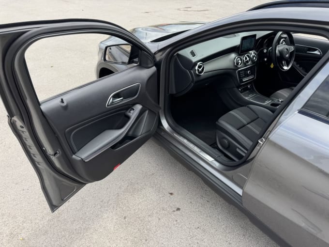 2025 Mercedes-benz 180