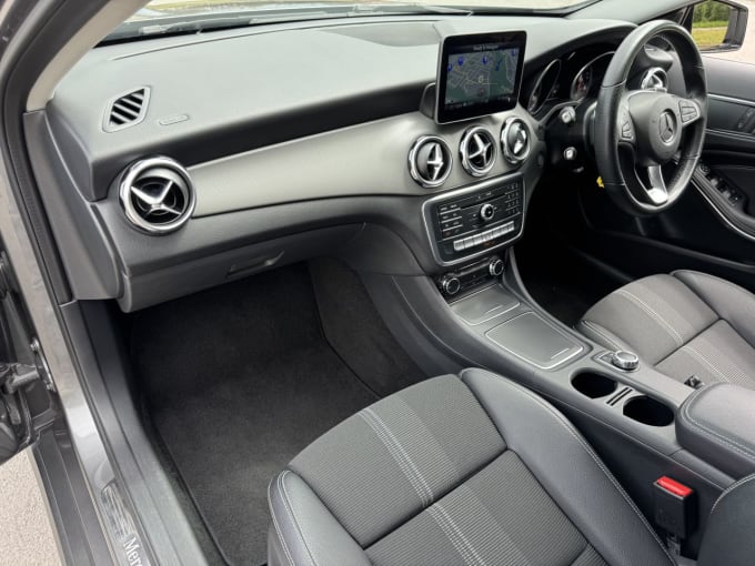 2025 Mercedes-benz 180