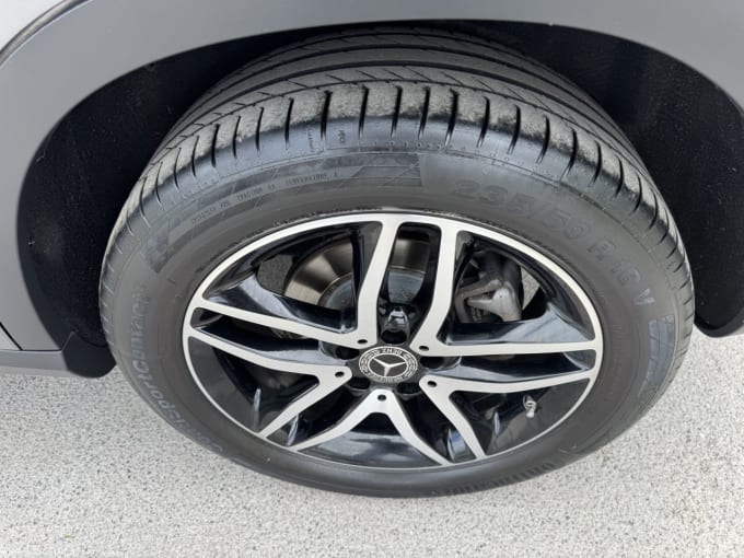 2025 Mercedes-benz 180