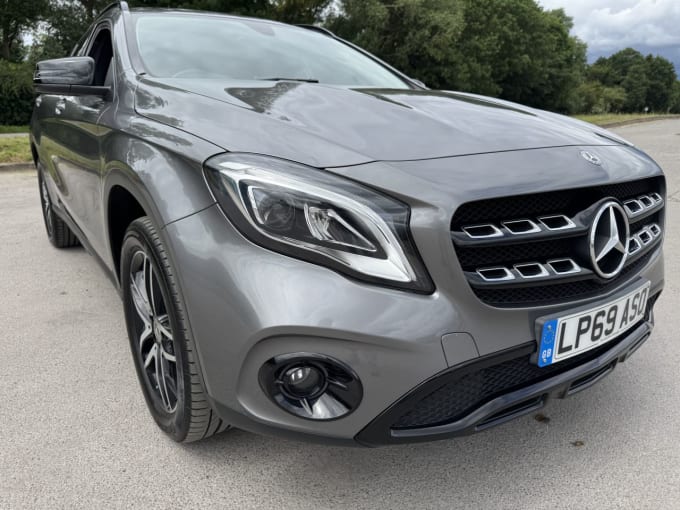 2025 Mercedes-benz 180