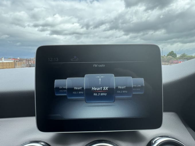 2025 Mercedes-benz 180