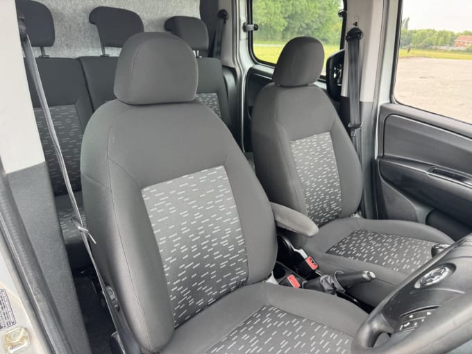 2025 Vauxhall Combo