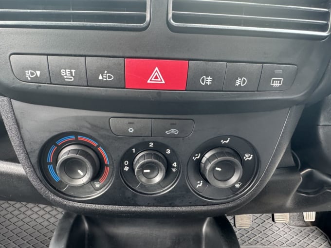 2025 Vauxhall Combo