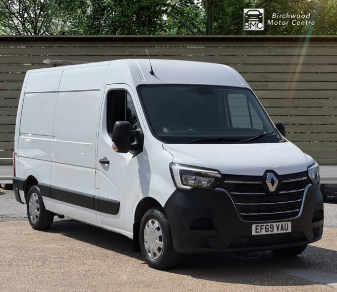 2025 Renault Master
