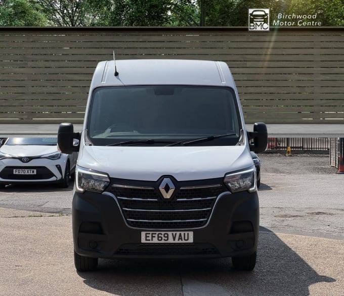 2025 Renault Master