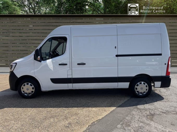 2025 Renault Master