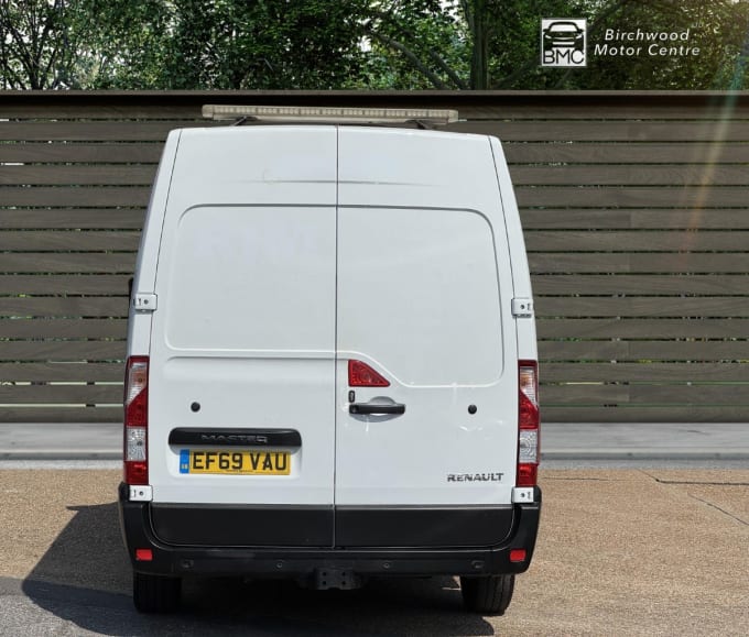 2025 Renault Master