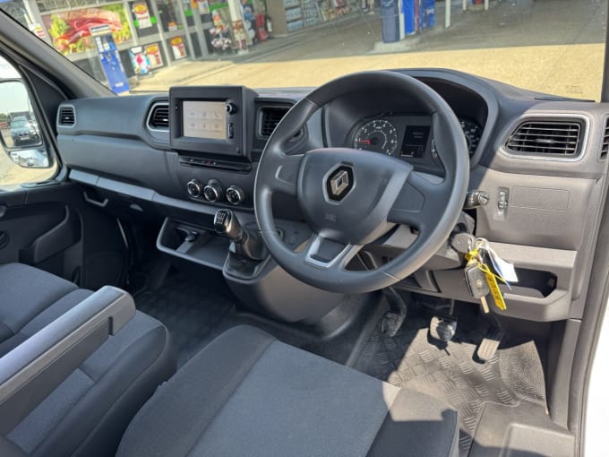2025 Renault Master