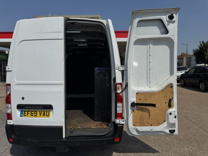 2025 Renault Master