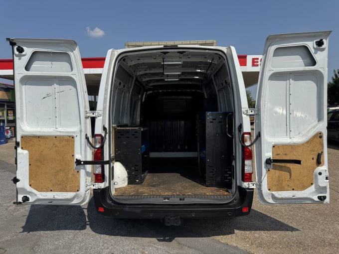 2025 Renault Master