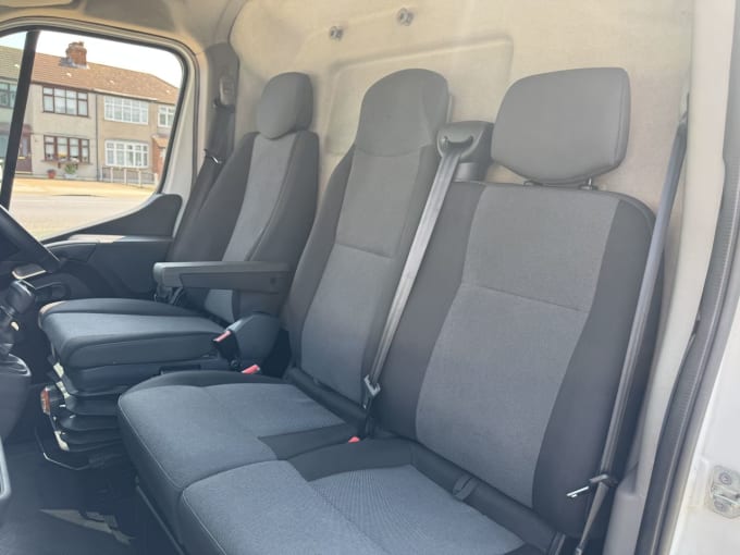 2025 Renault Master