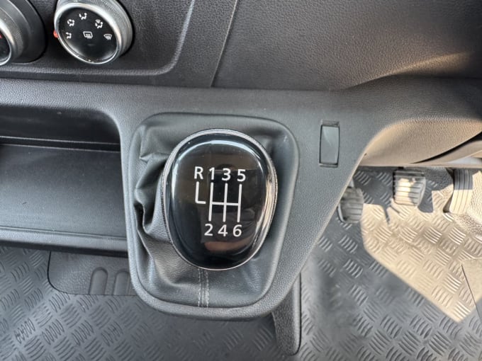 2025 Renault Master