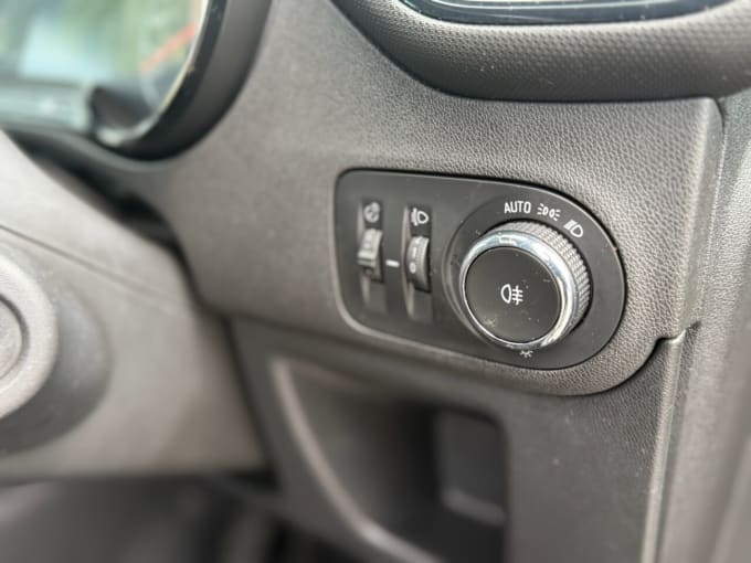 2025 Vauxhall Crossland X