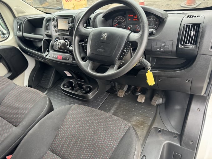2025 Peugeot Boxer
