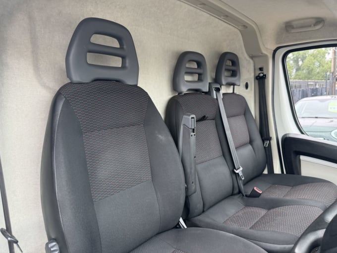 2025 Peugeot Boxer