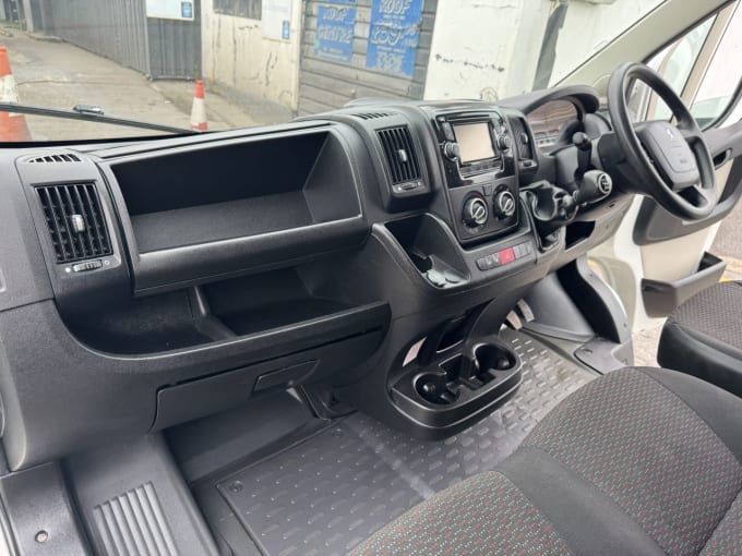 2025 Peugeot Boxer