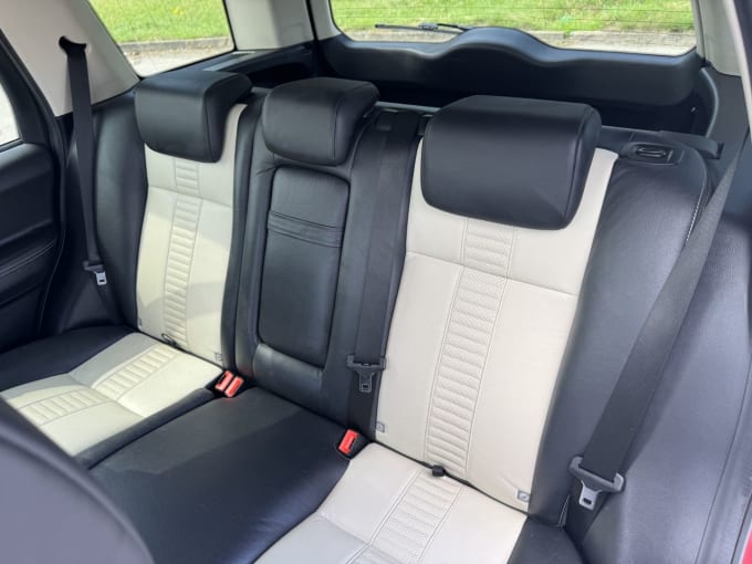 2025 Land Rover Freelander 2