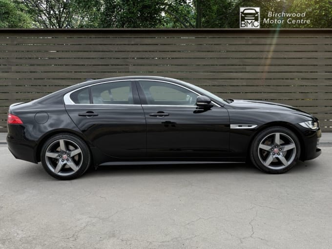 2025 Jaguar Xe