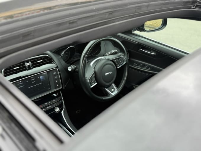 2025 Jaguar Xe