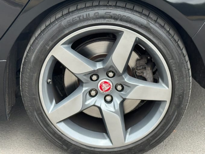 2025 Jaguar Xe