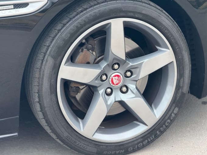 2025 Jaguar Xe