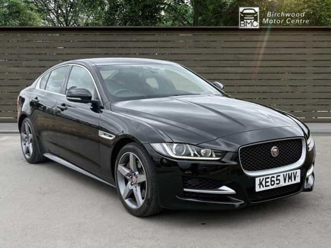 2025 Jaguar Xe