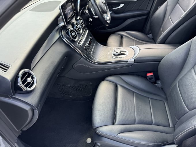 2025 Mercedes-benz Glc