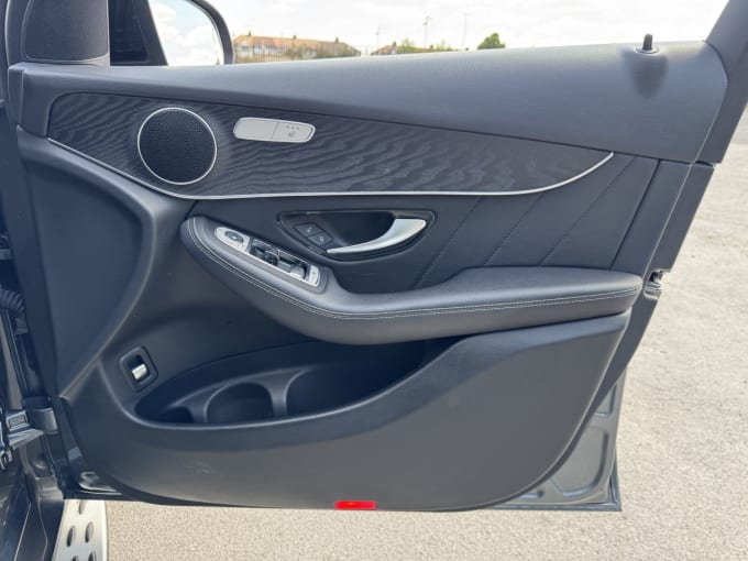 2025 Mercedes-benz Glc