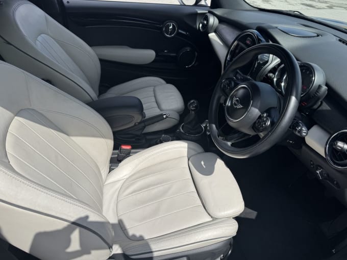 2025 Mini Hatch