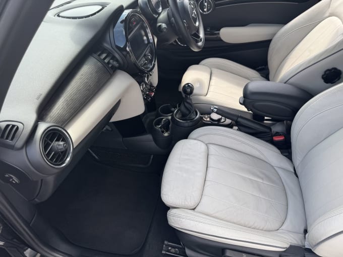 2025 Mini Hatch