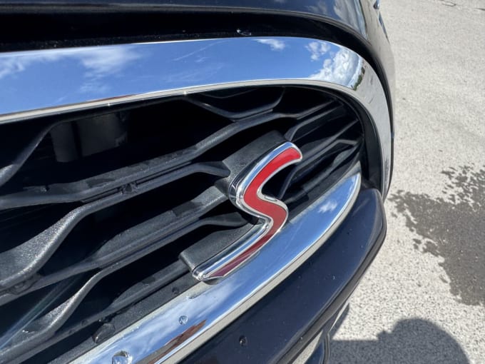 2025 Mini Hatch