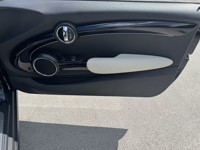 2025 Mini Hatch