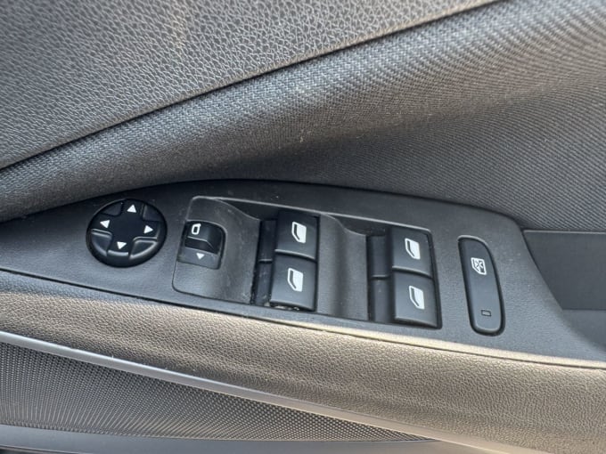 2025 Vauxhall Crossland X