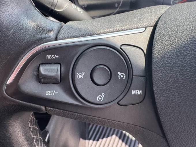 2025 Vauxhall Crossland X