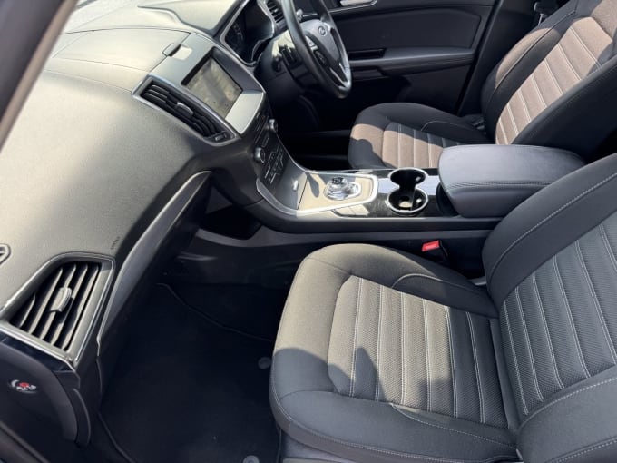 2025 Ford Galaxy