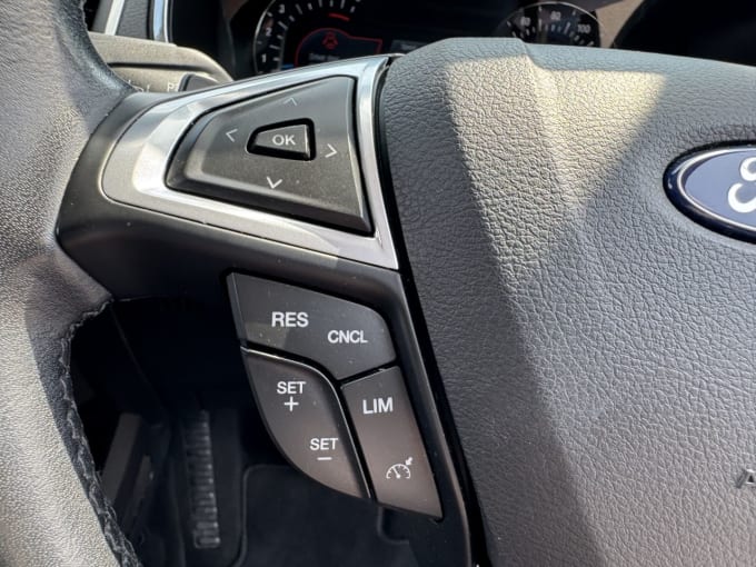 2025 Ford Galaxy