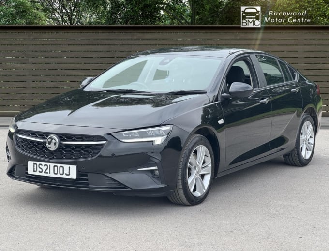 2025 Vauxhall Insignia