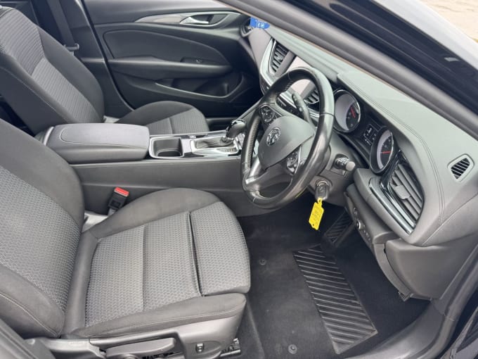 2025 Vauxhall Insignia