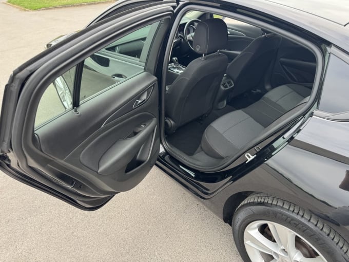 2025 Vauxhall Insignia