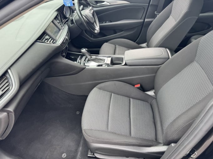 2025 Vauxhall Insignia