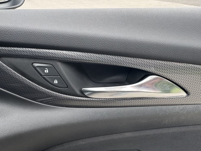 2025 Vauxhall Insignia